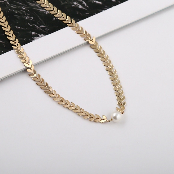 'The Arrow Leads' Pearl Chevron Choker Necklace - Picture 3 of 5